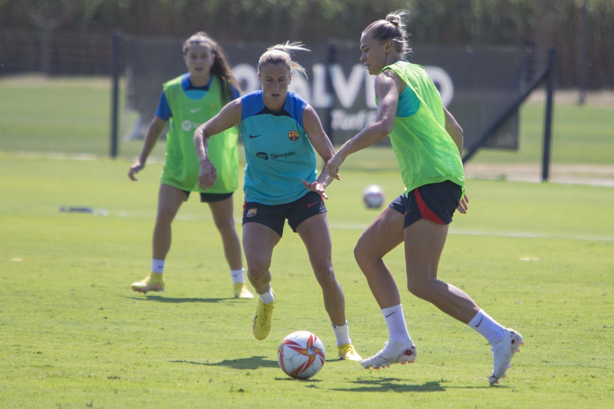 Sessió d'entrenament del Barça femení a la Vall d'en Bas