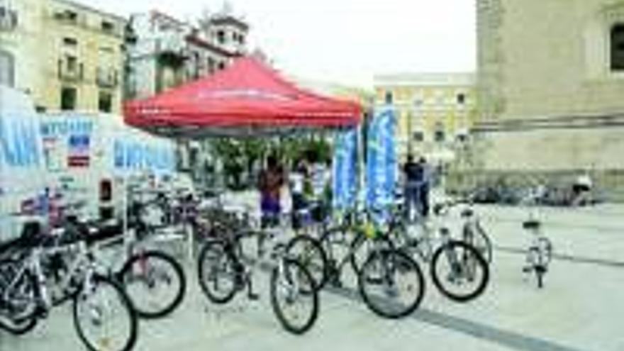 La plaza de España, un escaparate de bicicletas