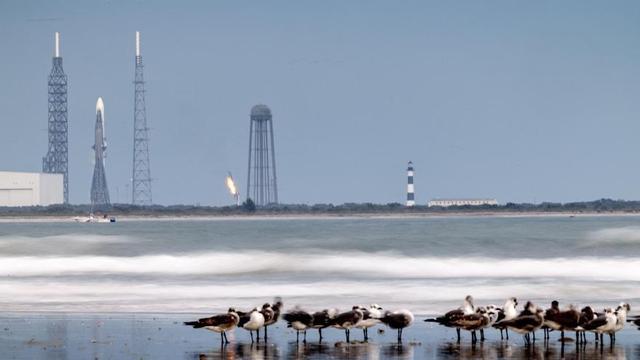 Blue Origin logra capturar con éxito su cohete New Glenn tras despegue e iguala a SpaceX