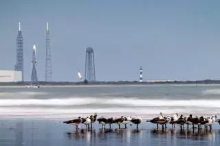 Blue Origin de Jeff Bezos logra capturar con éxito su cohete New Glenn tras despegue e iguala a SpaceX