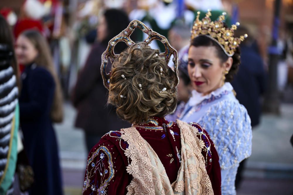 Medio millar de cargos festeros celebran la efeméride con un acto histórico de homenaje a las capitanías a tres semanas del inicio de los Moros y Cristianos