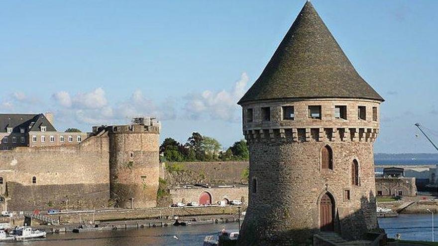 Al menos dos heridos en el tiroteo de una mezquita en Francia