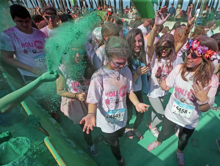 La carrera más colorida reúne a miles de participantes en Vigo