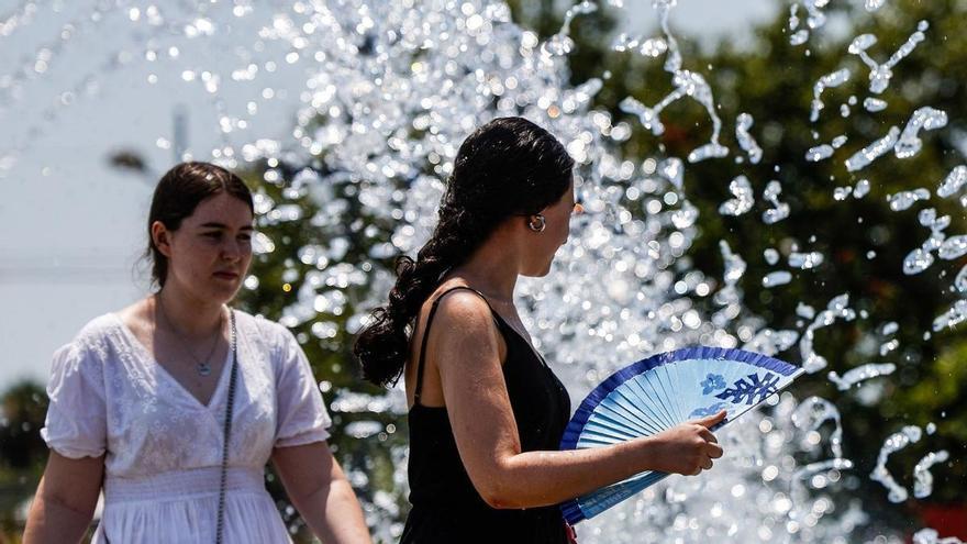 València se prepara para la alerta roja por temperaturas extremas: suspensiones y aplazamientos de actividades