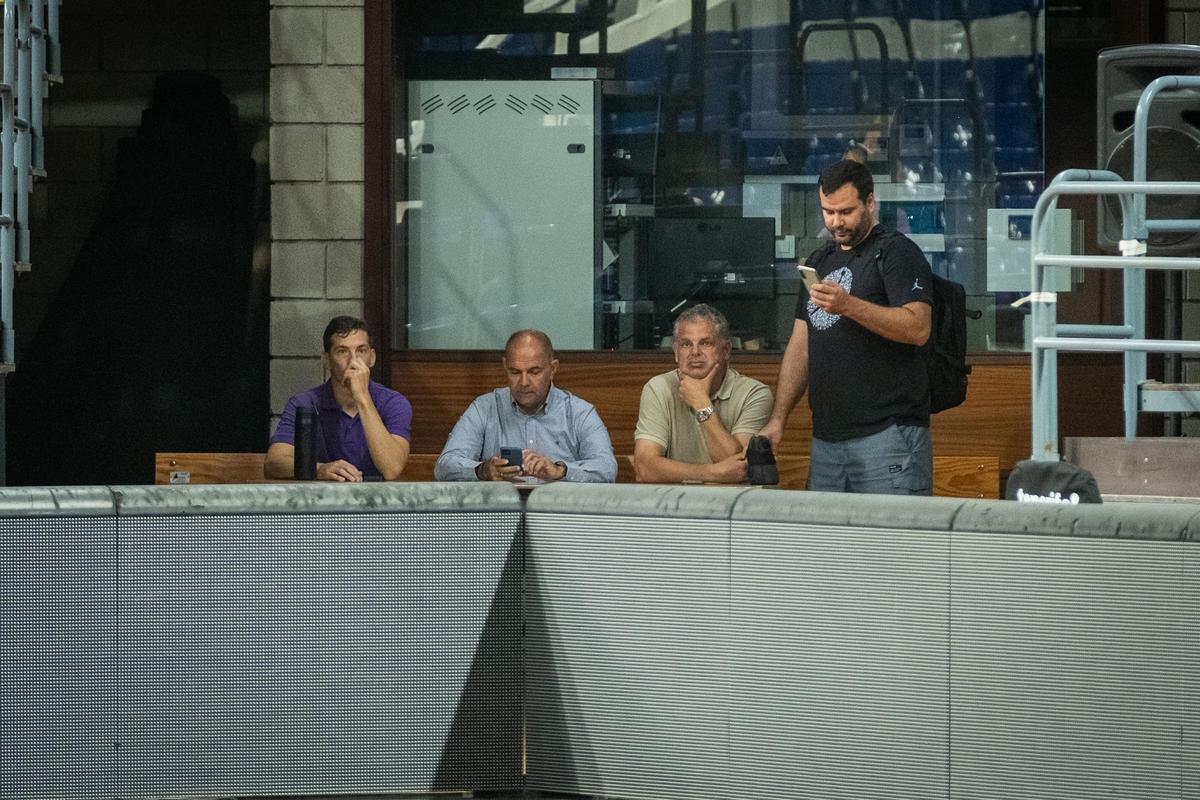 Nico Richotti, a la izquierda, en el entreno del miércoles en el Santiago Martín.