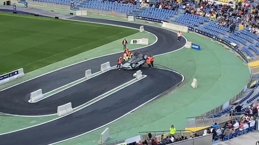 Rally Islas Canarias 2026: Vuelco del coche de Antonio Forné en el Estadio de Gran Canaria