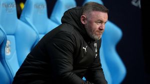 Rooney, despedido en el Plymouth Argile