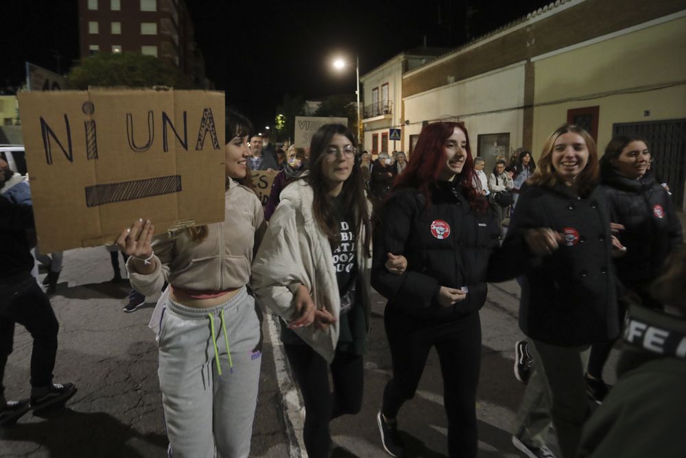 Sagunt grita contra la violencia machista el 25N