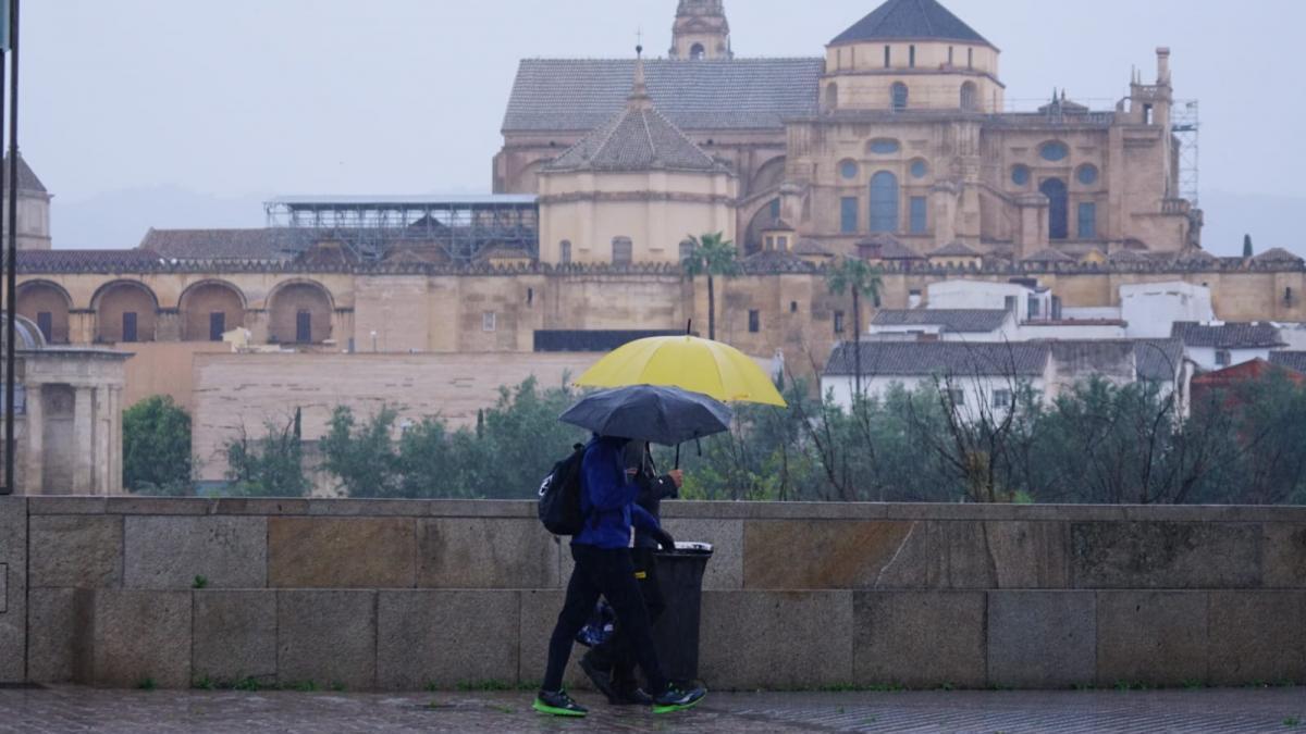 El tiempo en Córdoba: cielos cubiertos con lluvia escasa