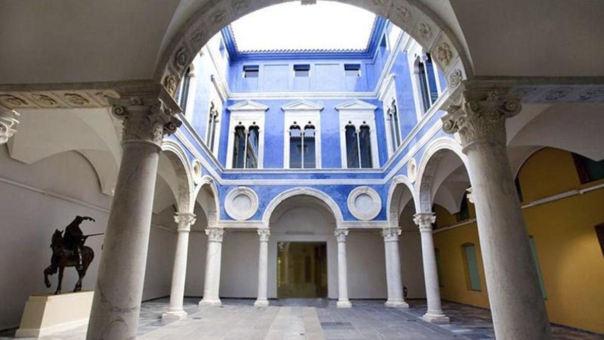 Patio de la Real Academia de Bellas Artes de San Carlos
