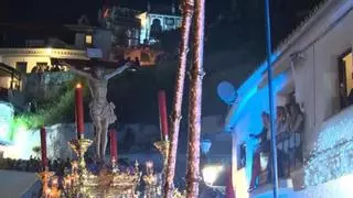 El emocionante ascenso del Cristo de los Gitanos al Sacromonte en Granada