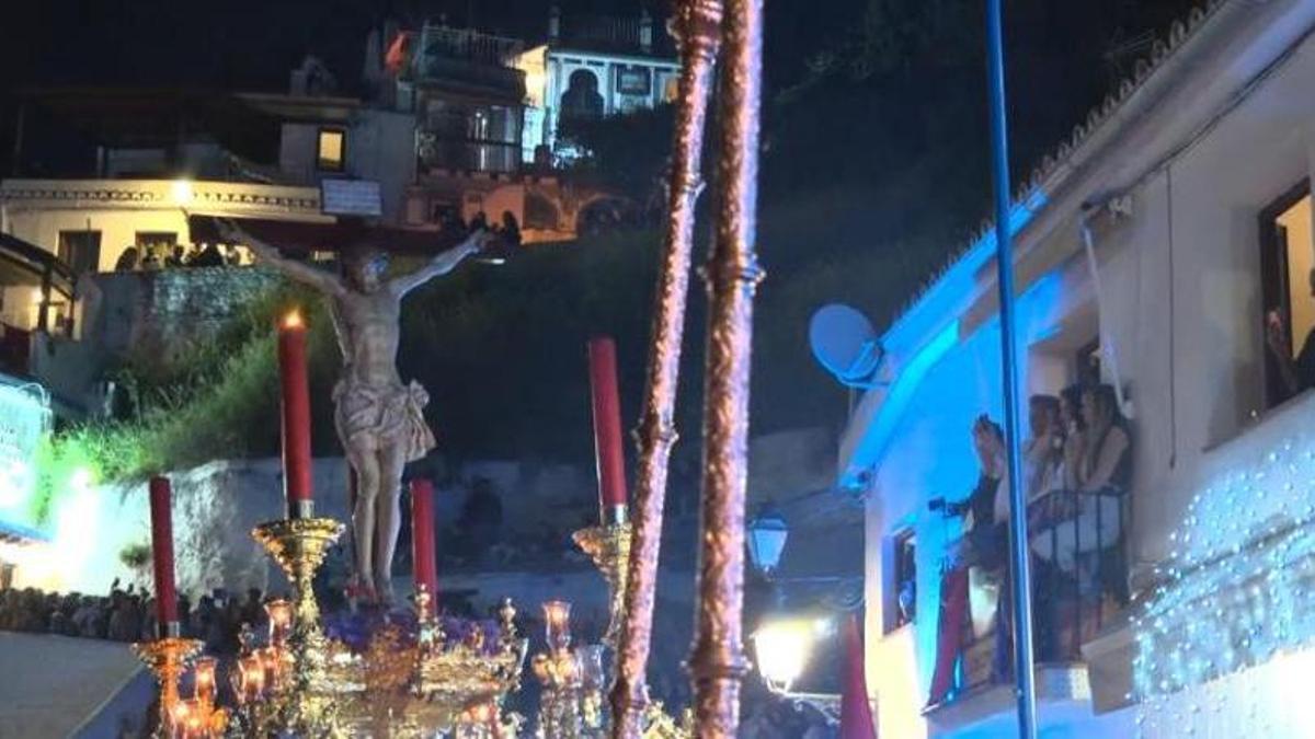 CRISTO GITANOS GRANADA | El emocionante ascenso del Cristo de los Gitanos al Sacromonte en Granada
