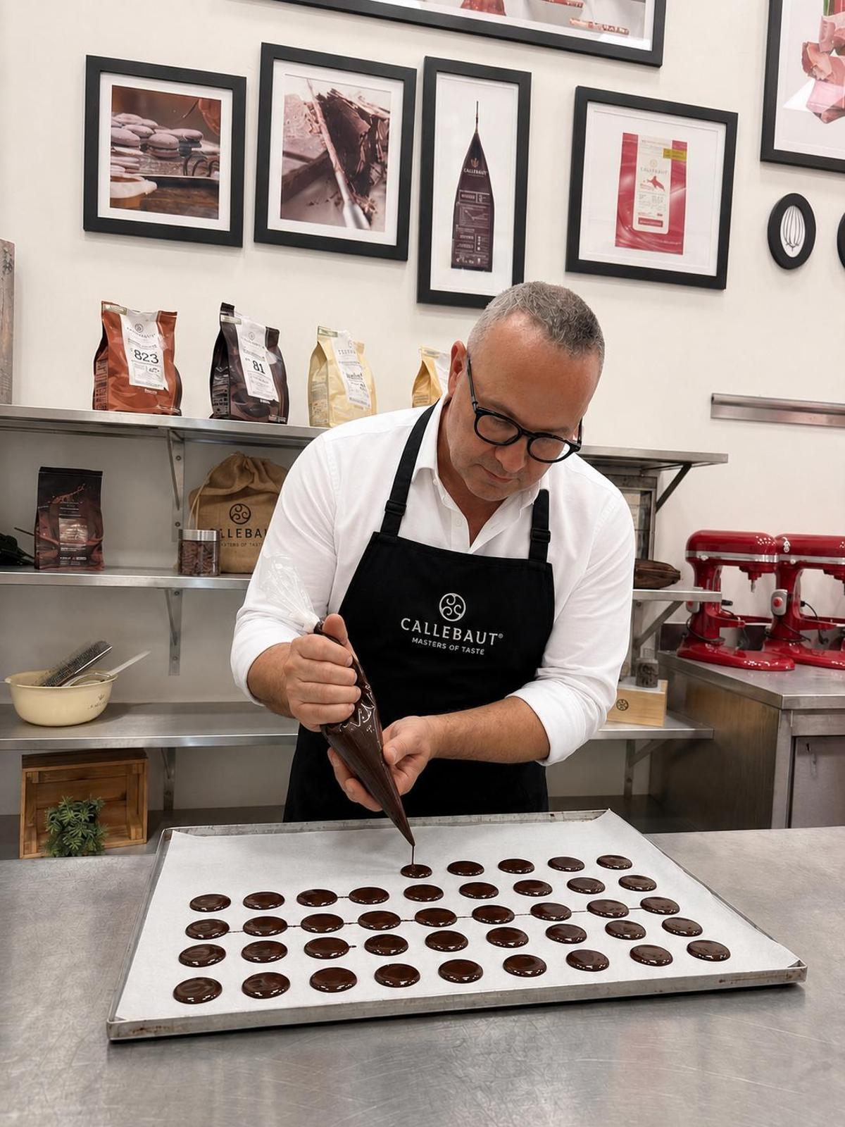 El maestro heladero Mario Masià.