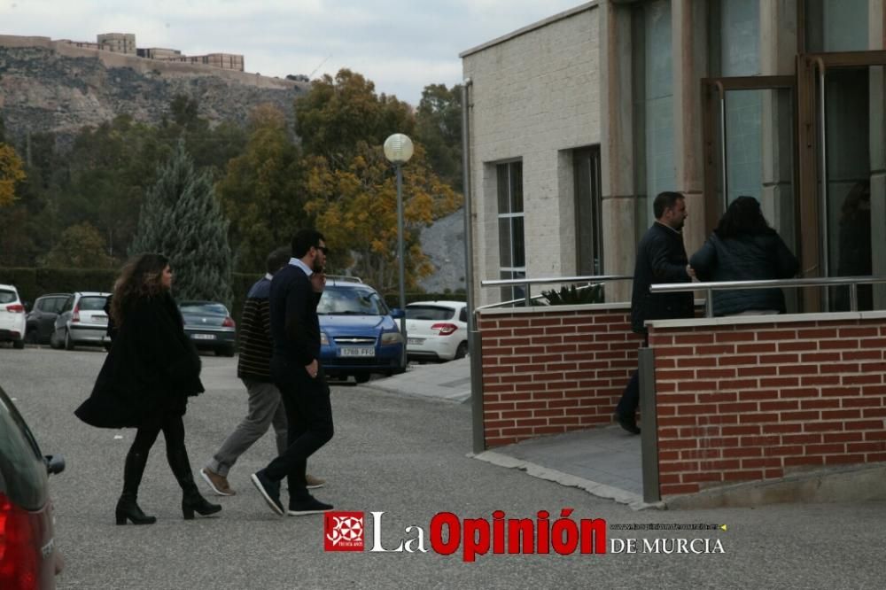 Familiares y amigos dan el último adiós a José Antonio Pujante en el tanatorio Lázaro de Lorca