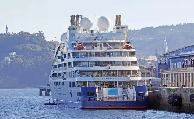 El súper lujo vuelve a Vigo: el crucero «Le Champlain» de 140 millones con viajes desde 10.000 euros