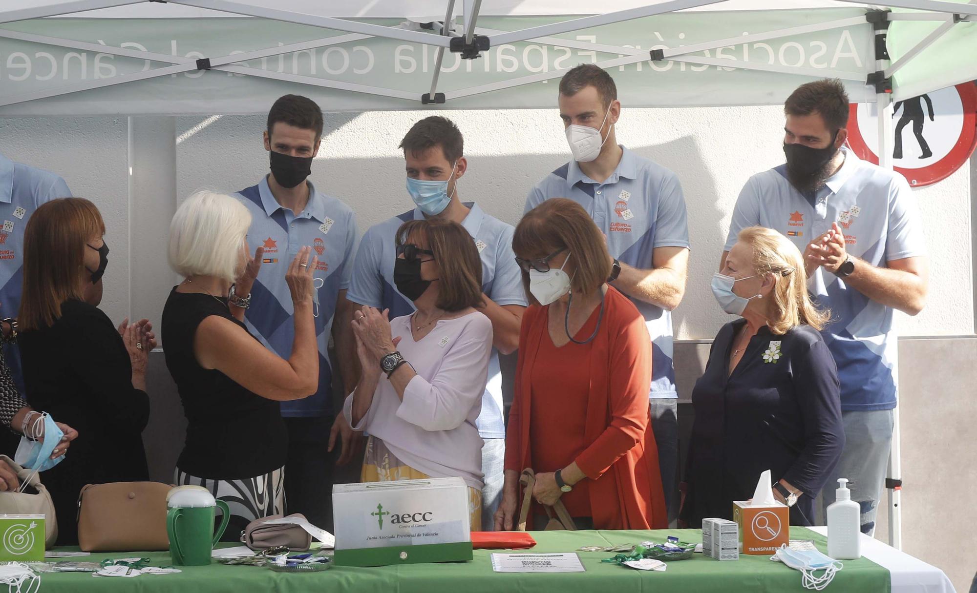 El Valencia Basket acude a su cita anual en la cuestación contra el cáncer