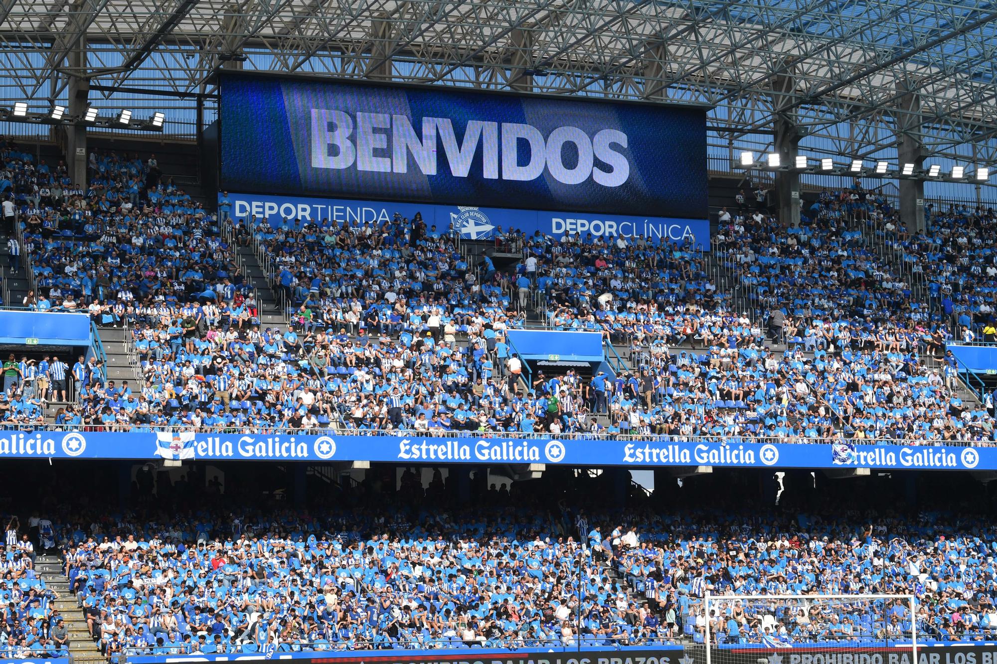 A Coruña marca en Riazor la mejor entrada en la historia de Primera RFEF con 28.828 espectadores