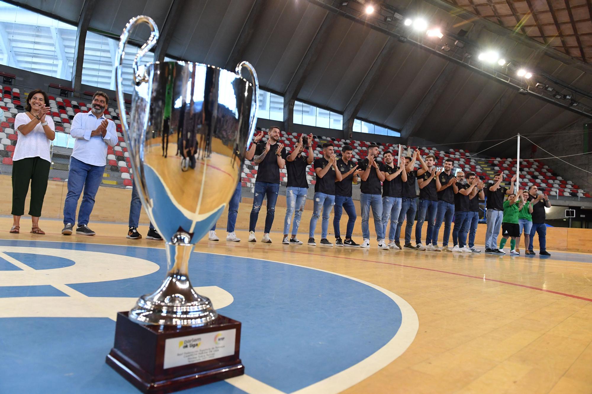 El Liceo celebra el campeonato de liga con la afición en el Palacio de los Deportes de Riazor