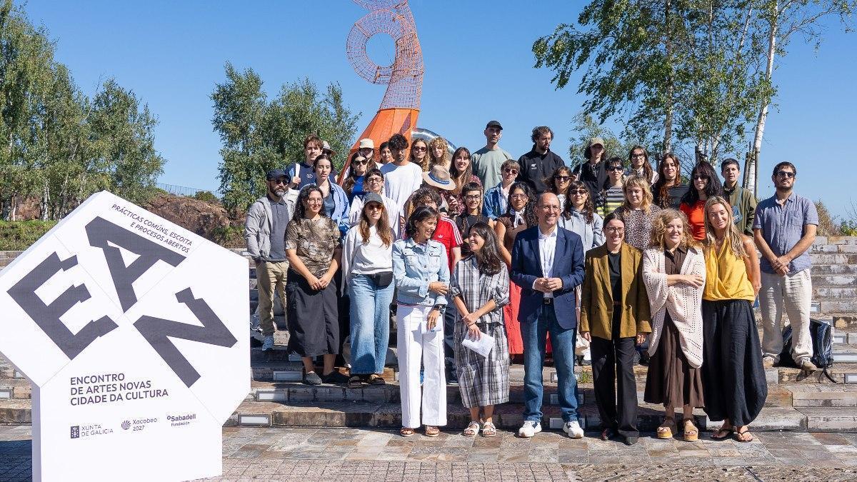 Protagonistas de EAN con representantes institucionales, en el Gaiás.