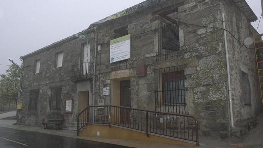 Edificio de Figueruela de Arriba que será remodelado para albergar el centro social.