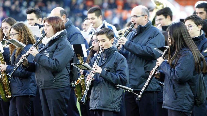 Aielo interpreta &#039;Pasión andaluza&#039; a Mestalla