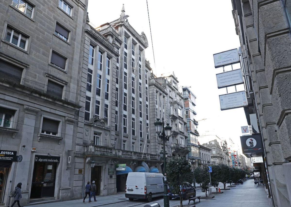 El inmueble, en Marqués de Valladares, está a la venta por Aliseda.   | // JOSÉ LORES