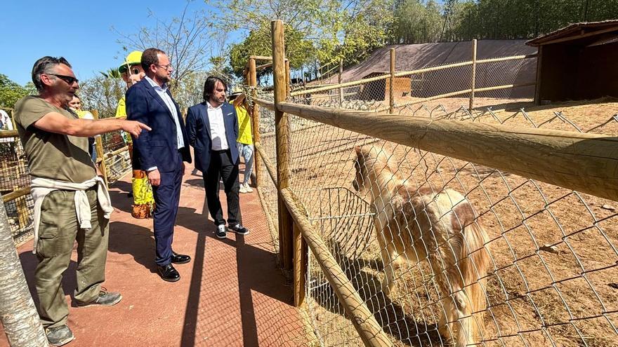 Terra Natura abre su nueva granja escuela con 28 animales enanos