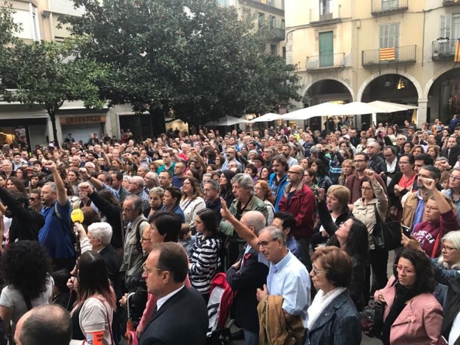 Concentració de rebuig de la violència policial de l'1-O a Figueres