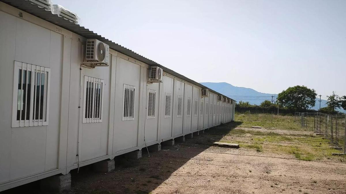 Las aulas prefabricadas acogen de manera provisional al alumnado están instaladas en el solar municipal situado junto al Mercadona.