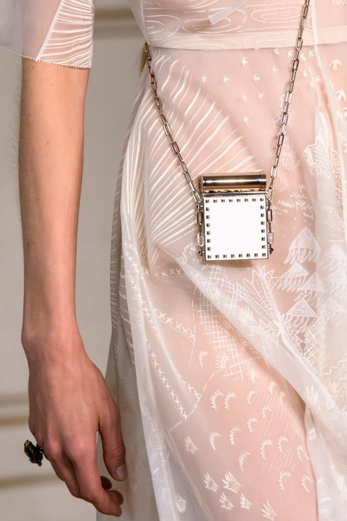 Accesorios que enamoran: desfile de Valentino