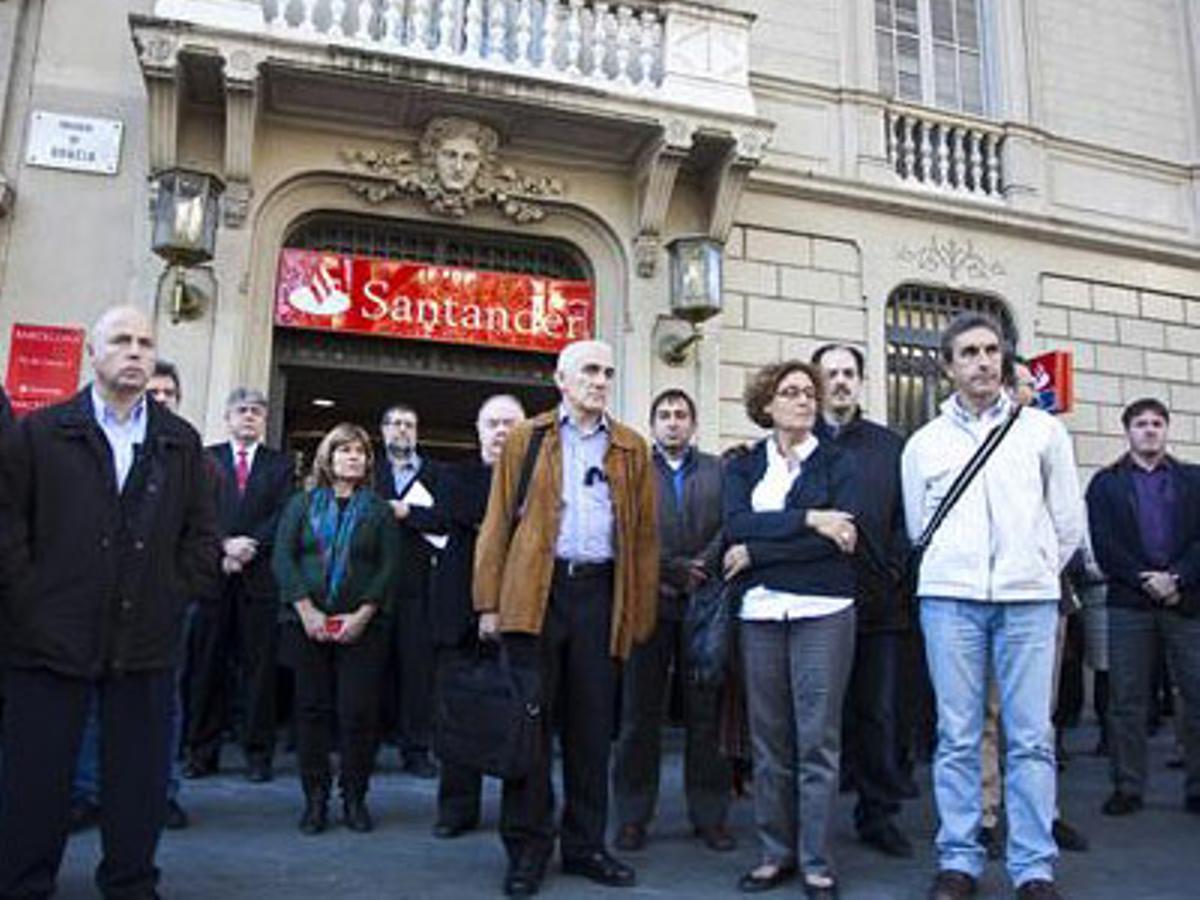 L’acte s’ha repetit en totes les sucursals catalanes del Banco Santander.