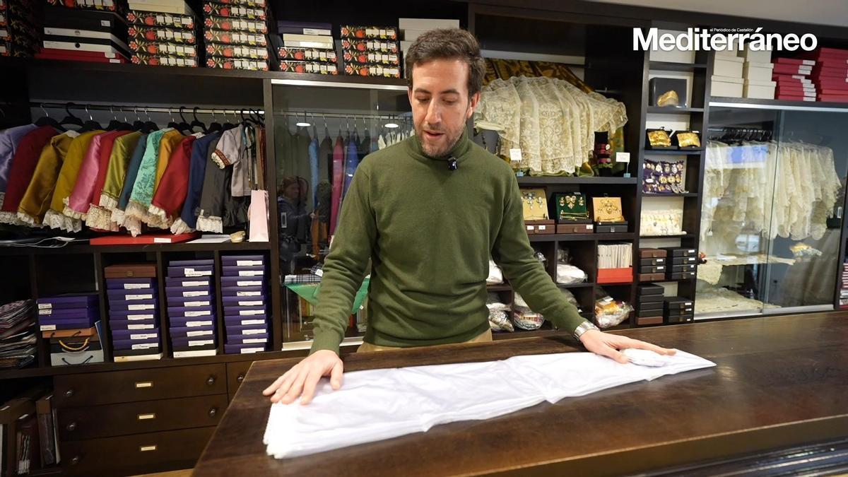 El 'món de la festa' tiene su kit para protegerse de la lluvia esta Magdalena