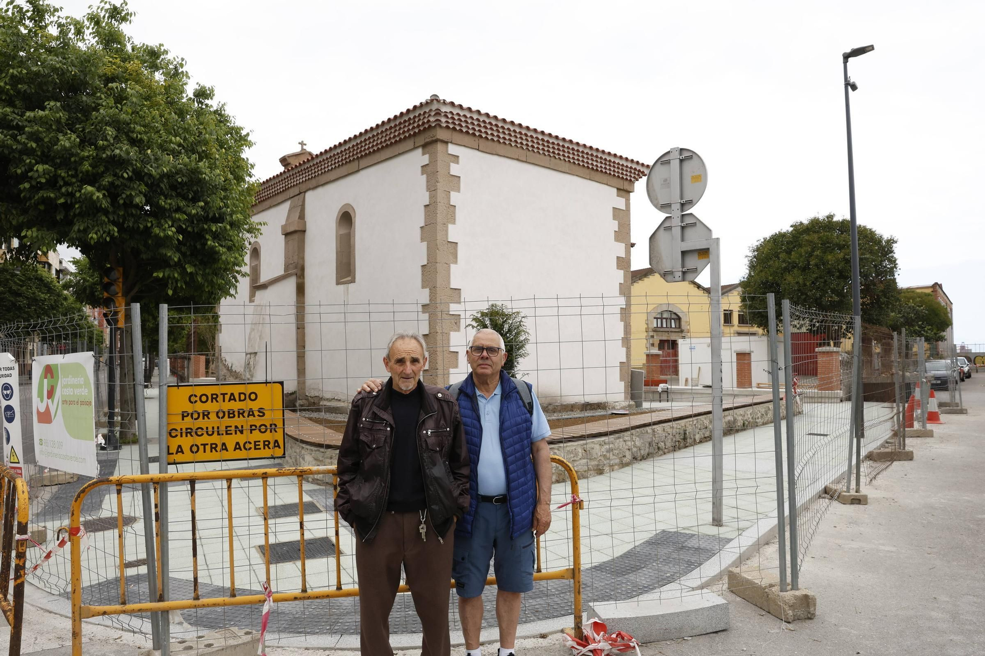 Así ha quedado la urbanización del entorno de la capilla de San Esteban del Mar de Gijón (en imágenes)