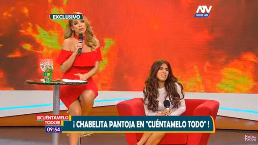 La hija de Isabel Pantoja, en un plató de la televisión peruana