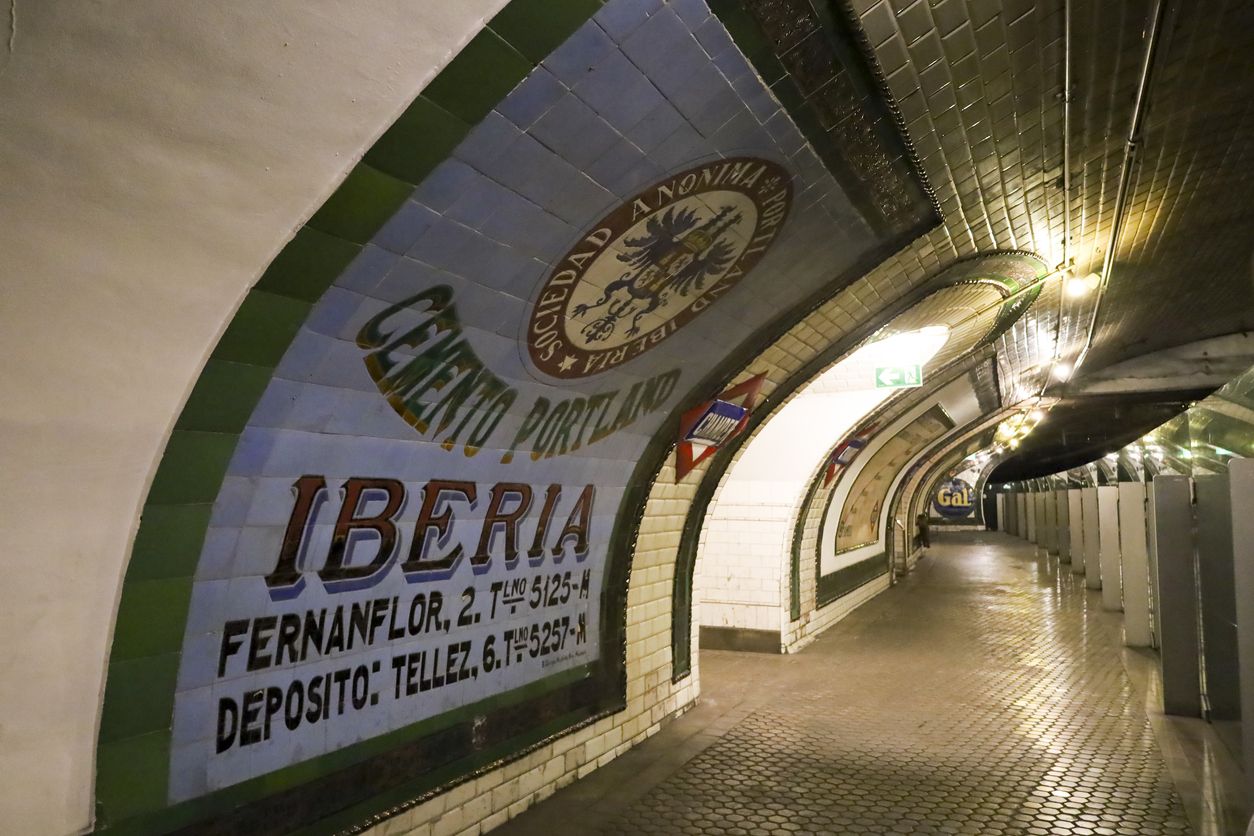 Así es la Estación Fantasma de Chamberí.