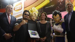 Baiges y Colau inauguran la feria del videojuego de Barcelaona.