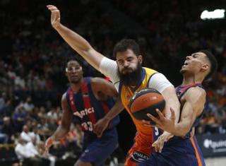 El Baskonia le gana el pulso al Valencia Basket y acaricia la semifinal