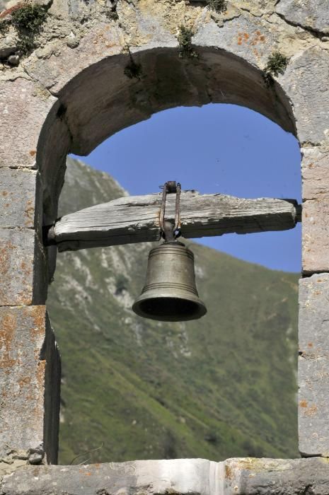 Iglesia de Tuiza de arriba en Lena