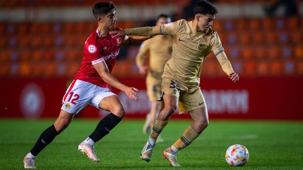 Ilias Akhomach, en una acción del partido frente al Nàstic