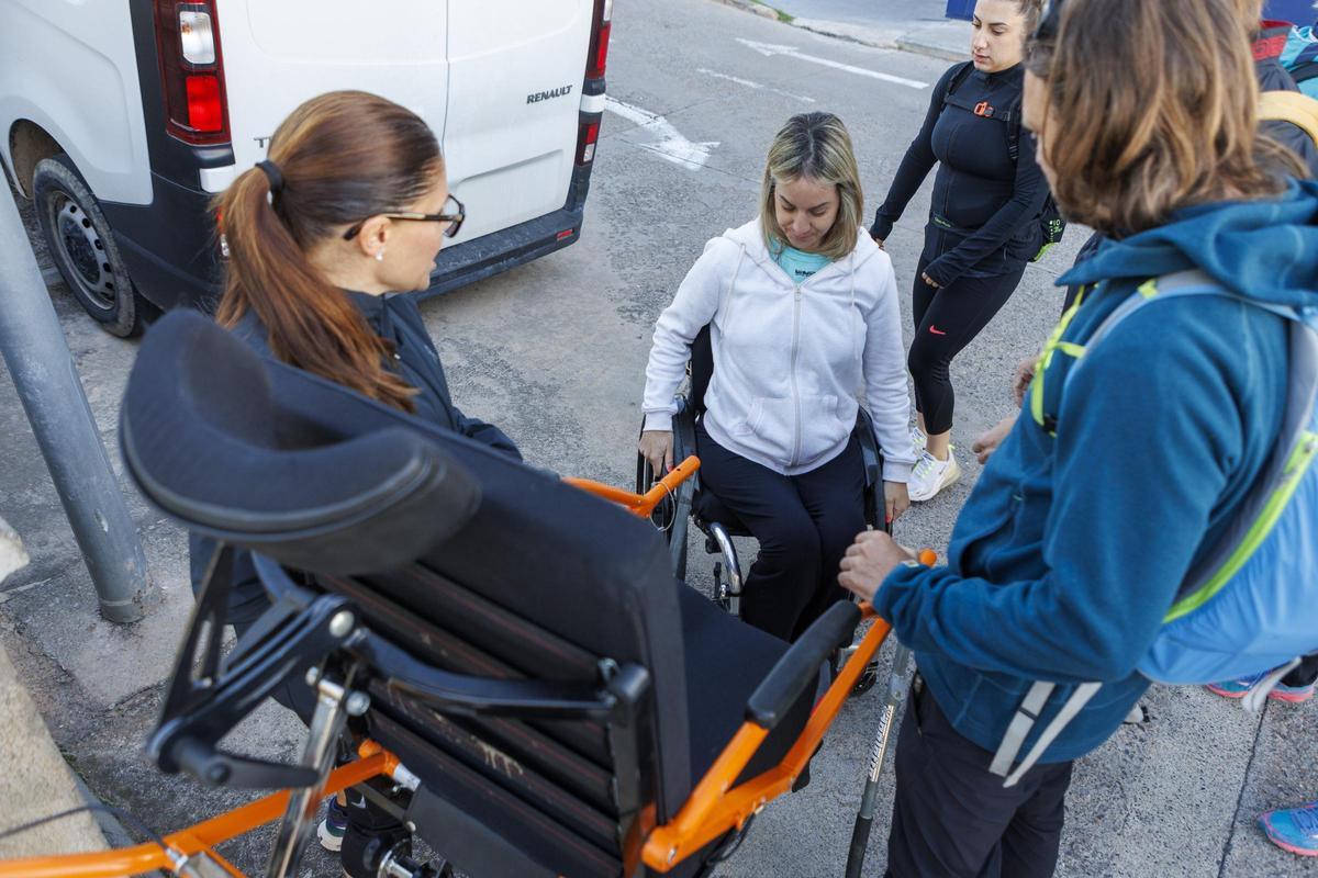 Les millors imatges de la caminada solidària dels Mossos a Montserrat Les millors imatges de la caminada solidària dels Mossos a Montserrat