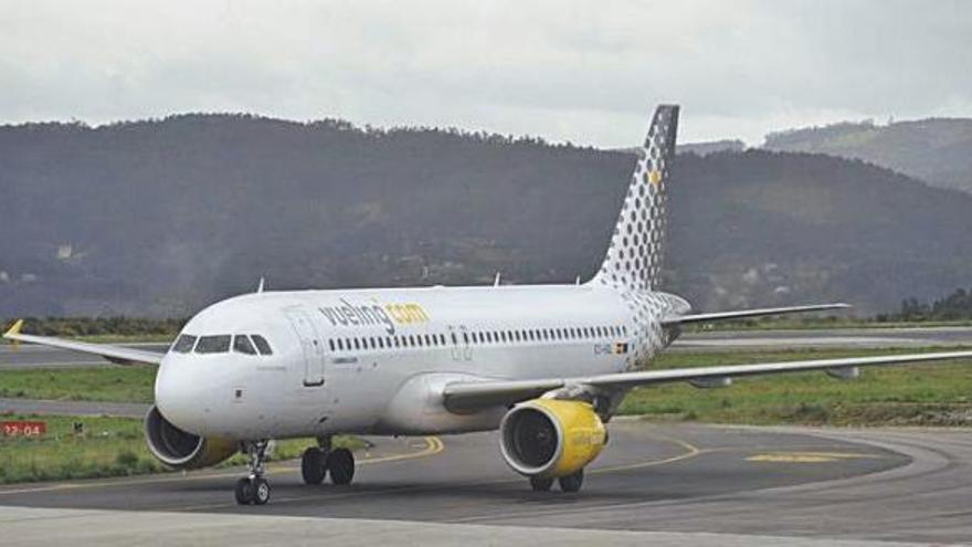 Vueling suspende 15 días el enlace de A Coruña con Londres