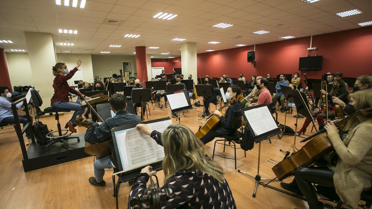 “La música no tiene género”, el lema del concierto homenaje a las mujeres que interpretará Oviedo Filarmonía en el Campoamor el próximo miércoles