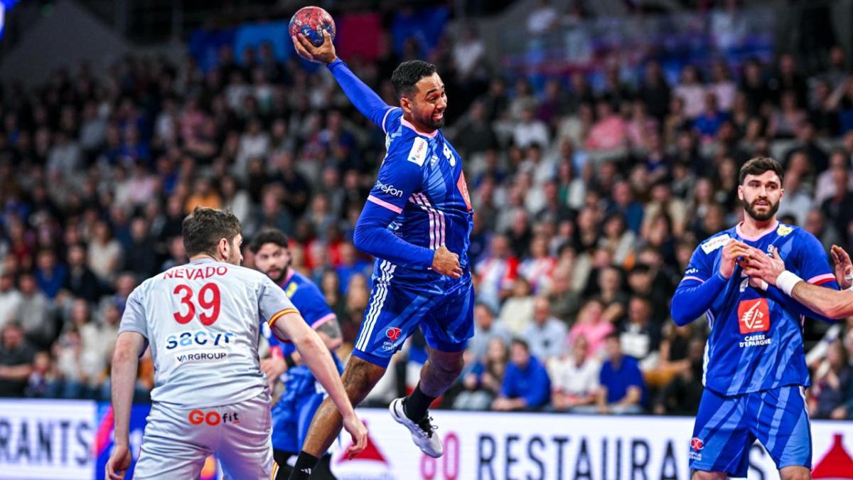 Melvyn Richardson se eleva ante los Hispanos