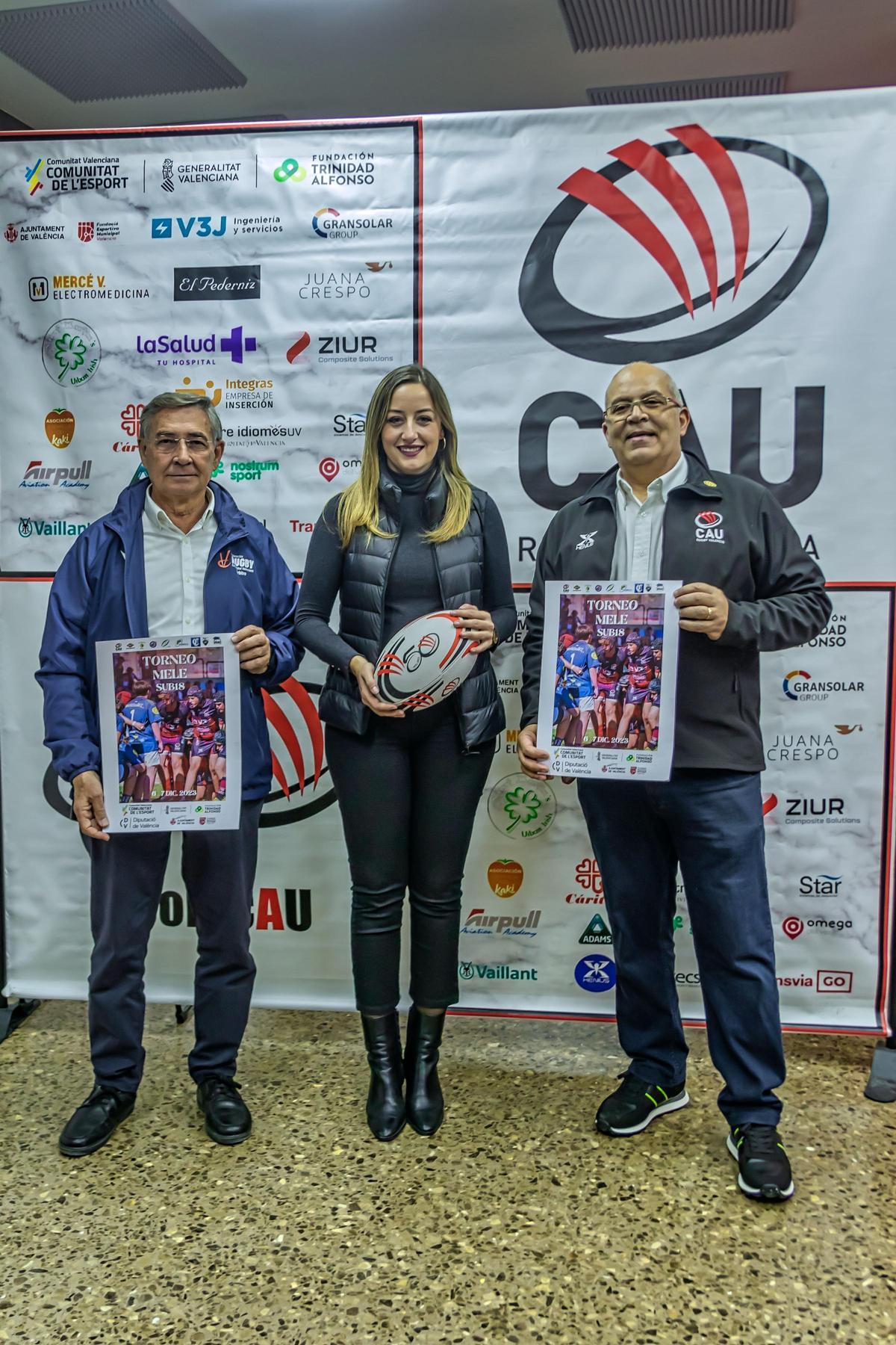 El presidente de la Federación de Rugby de la Comunidad Valenciana José Luis López, la concejala de Deportes Rocío Gil y el presidente del CAU Valencia  Fouad Osseiran.