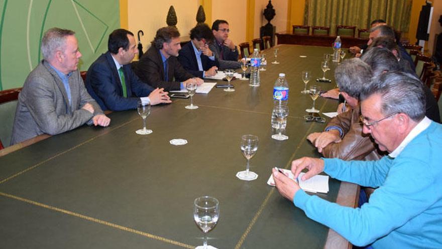 Una imagen de la reunión mantenida hoy en Málaga.