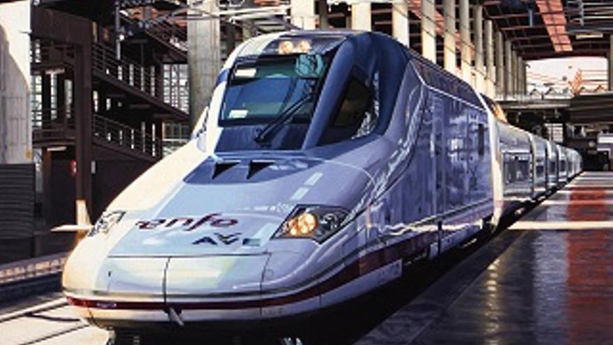 Tren Talgo T350 en la estación Puerta de Atocha de Madrid