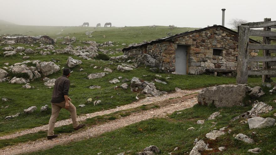 Todoterrenos &quot;para el desguace&quot;, escasez de ropa y poco personal: la difícil situación de la guardería en los parques naturales