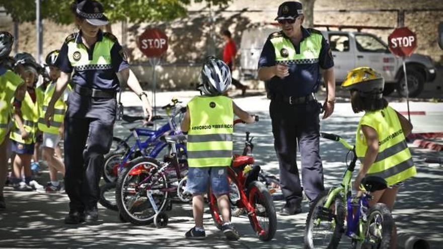 Clase de educación vial en el colegio Horta Major de Alcoy.