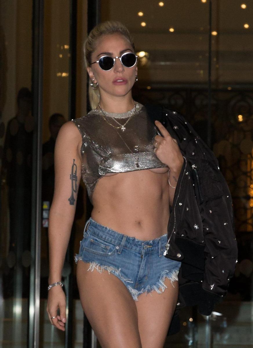 Luciendo 'Underboob': Lady Gaga