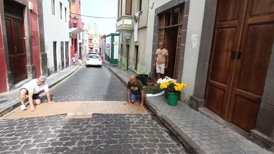 Una alfombra floral por primera vez para Las Marías de Guía